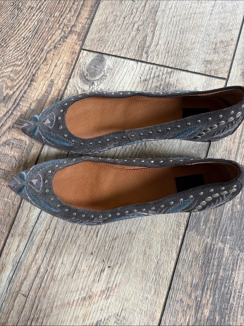 Frye Gray Studded Embroidered Pointy Suede Flats Size 6.5 - Picture 5 of 13